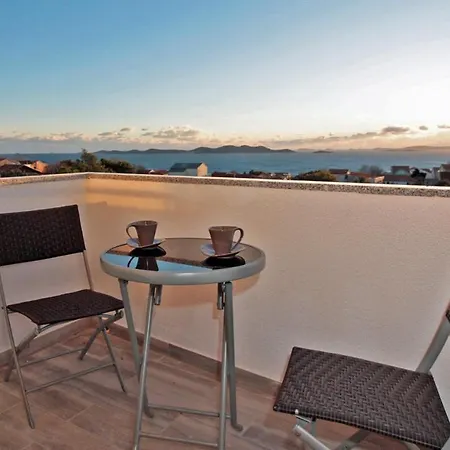 アパート - Kornati - De 40 M2 Avec Piscine Pakoštane