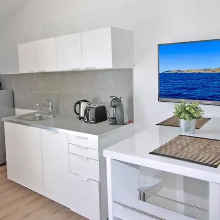 - Kornati - De 40 M2 Avec Piscine *