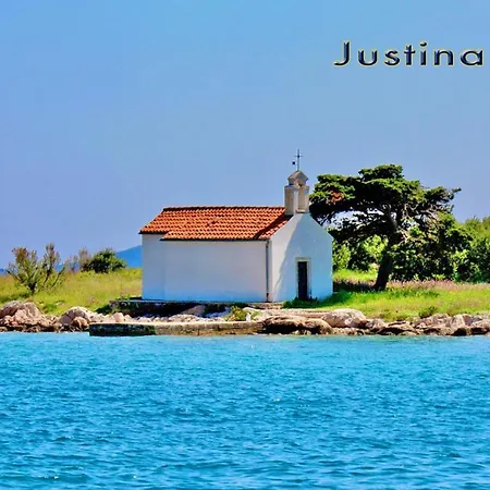 - Kornati - De 40 M2 Avec Piscine Apartman