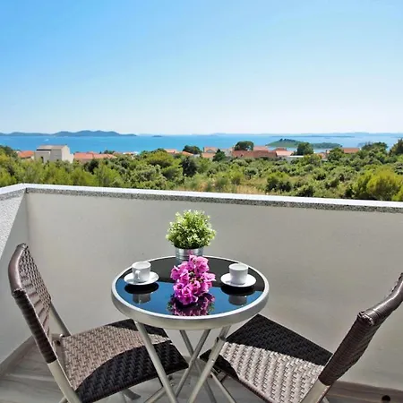 - Kornati - De 40 M2 Avec Piscine *