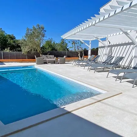 アパート - Kornati - De 40 M2 Avec Piscine Pakoštane