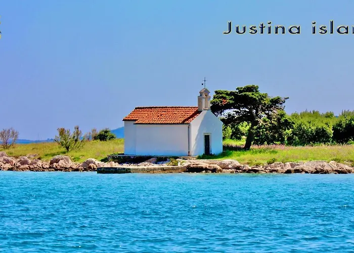 - Kornati - De 40 M2 Avec Piscine Apartman