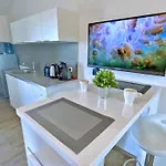 - Kornati - De 40 M2 Avec Piscine Apartment *