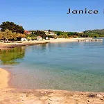 - Kornati - De 40 M2 Avec Piscine Apartment