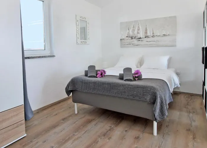 - Kornati - De 40 M2 Avec Piscine Appartement *