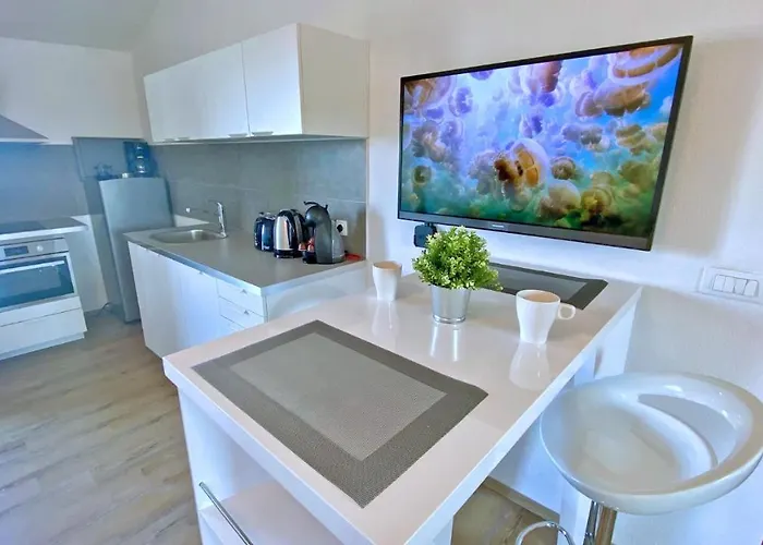 - Kornati - De 40 M2 Avec Piscine Appartement *